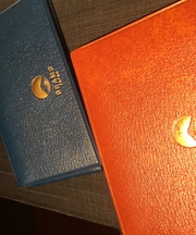 BEAMSのパスケースの画像