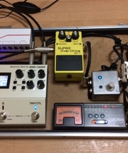 ギターのエフェクターケースの画像