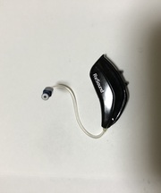 補聴器メーカーリサウンドバーソ黒色の画像