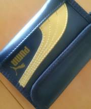 黒いPUMAの２つ折りの財布の画像