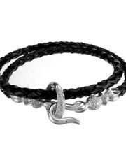 フック式の黒いチョーカー(ブレスレット)の画像