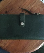 BEAMS BOYのグリーンの長財布の画像