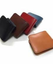 茶色の革製 二つ折りの財布(kisora)の画像