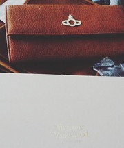 キャメル 長財布 ビビアン 新宿駅付近の画像