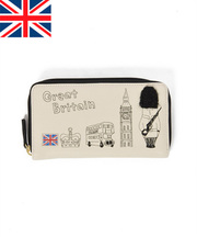 財布、イギリスの国旗や絵が描かれている白い長財布の画像