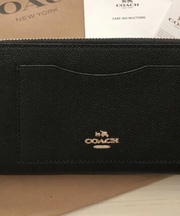 黒い財布の画像