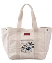 白い手提げのカバン、トートバッグの画像