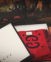 グッチのマフラーの画像