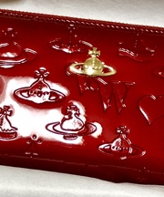 赤い長財布の画像