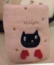 ピンクの猫柄の膝掛けの画像