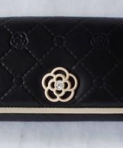 クレイサスの黒の財布の画像