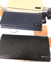 アニエス・ベーの長財布 ネイビーの画像