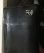 CKの折りたたみ財布 黒色の画像