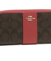 赤いコーチ長財布の画像