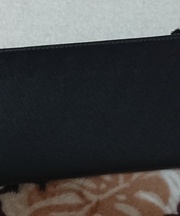 黒色の革上長財布の画像
