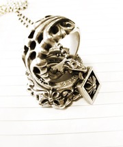 クロムハーツの指輪4本ランドマーク盗難の画像