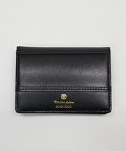 筆記体でmaster-pieceと金色で書かれている黒いコインケースの画像