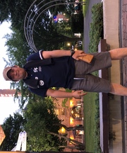 茶色の皮の長財布の画像