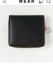 黒いミニ財布の画像