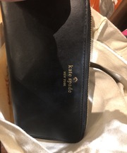 黒い革製の長財布(ケイトスペード)の画像