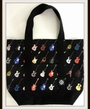 【18/10/13@湘南台駅】ギター柄トートバッグ(黒色)の画像