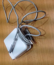 MacBookのACケーブルの画像