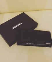 ディーゼルの黒い長財布の画像