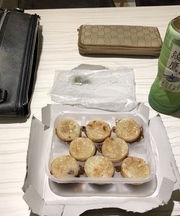 ベージュのGUCCIの財布の画像