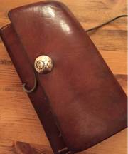 レザーの長財布　シルバー付きの画像