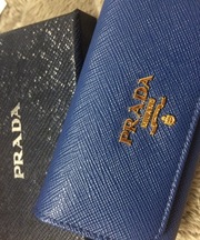 プラダのキーケース の画像