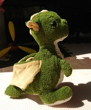 ドラゴンぬいぐるみの画像