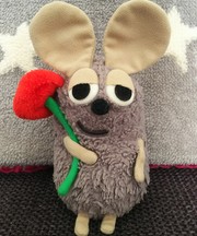 グレーの人形の画像