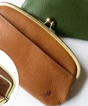 ダコタ？ 焦げ茶色のがま口長財布の画像