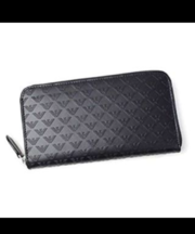 黒のアルマーニの長財布の画像