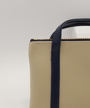 皮の財布の画像