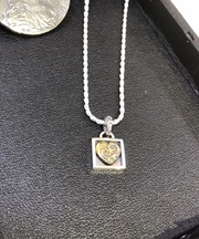 ネックレス チャームの部分がハートの画像