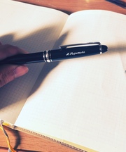 黒のMont Blanc ボールペンの画像