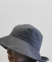 マーガレット・ハウエル、チャコールのハット帽子の画像