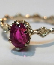 ルビーの指輪の画像