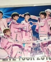 白い合成皮革のパスケース(キスマイの写真入り)の画像