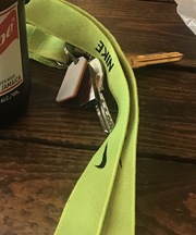 鍵、ナイキストラップ付きの画像