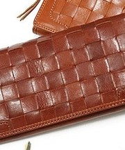 茶色皮の長財布の画像