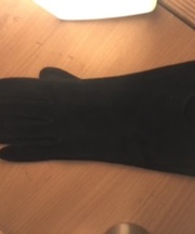 手袋　右手　皮　スエード　黒に金の飾り　HERMESの画像