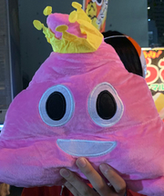ピンク色のうんこの形のぬいぐるみの画像