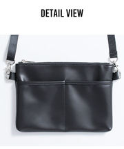 黒色のバック サコッシュの画像