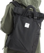 黒いリュック、Switch等の画像