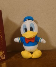 ディズニー ドナルドダックのマスコットぬいぐるみの画像