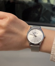 グッチのシルバー腕時計の画像