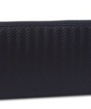 黒い型押しの長財布の画像