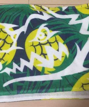 青と黄色のタオルの画像